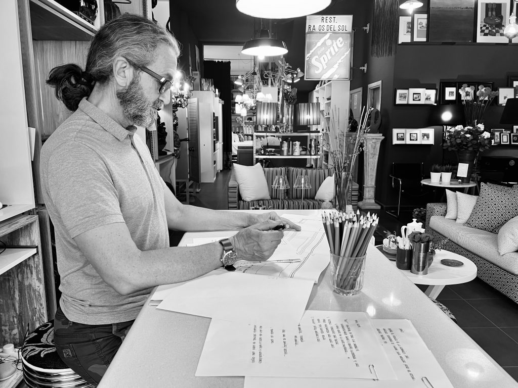 José Antonio Lastra, Interiorista Valora Decoración